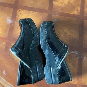 Dansko Shoes Womens Size EUR 37 US 6.5 Patent Black Slip On Comfort Clog Nurse